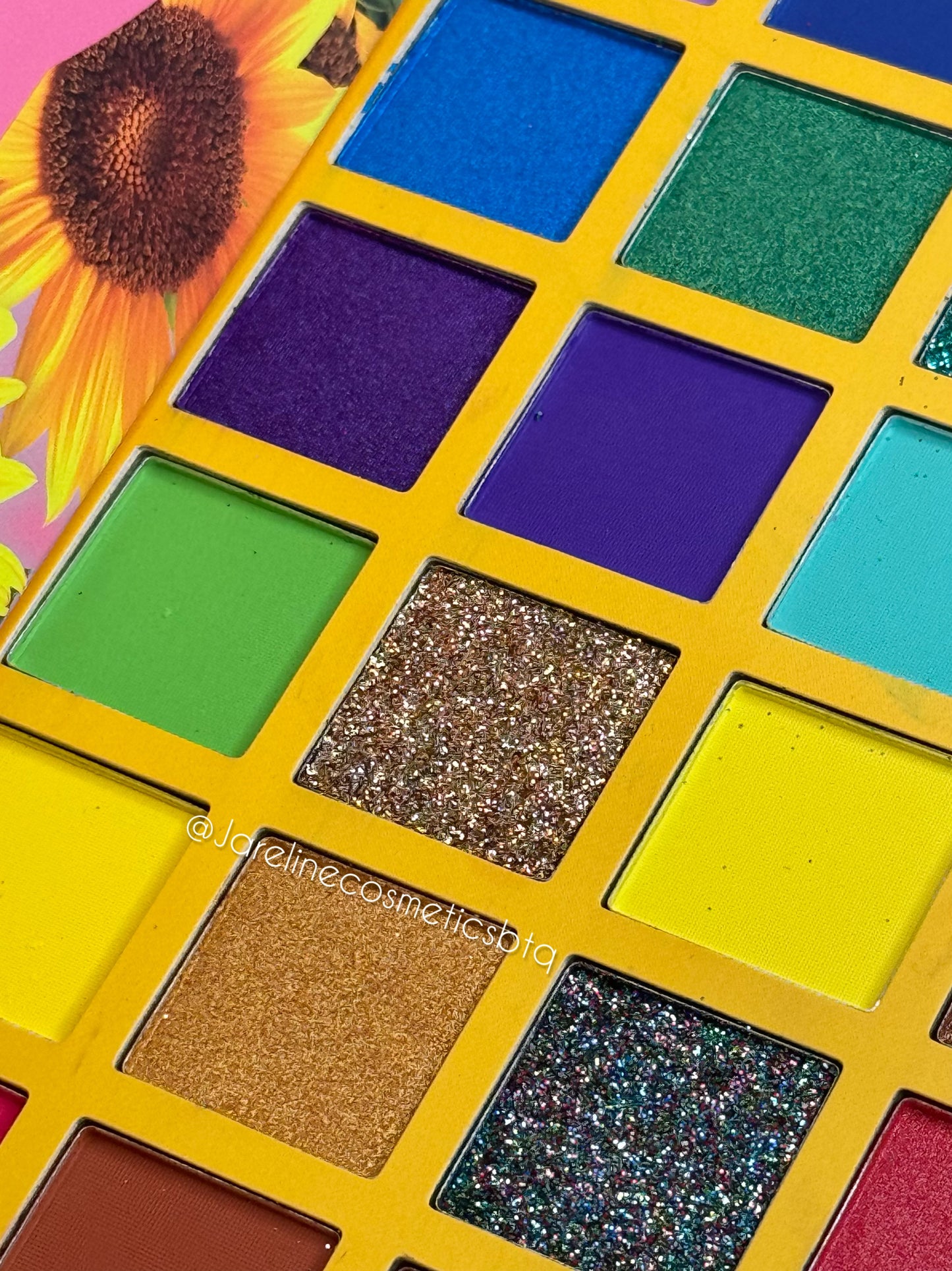 ATREVIDA MAKEUPDEPOT 35 EYESHADOW PALETTE
