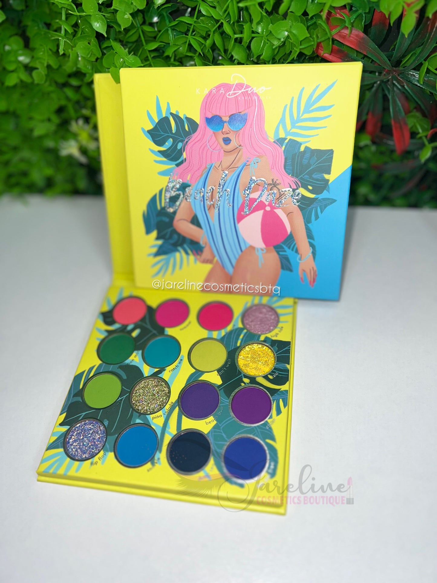 Beach Daze palette KARA BEAUTY